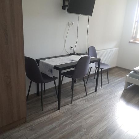 Stas -Przy Szkole Nr 3 W Skawie Skawa ภายนอก รูปภาพ
