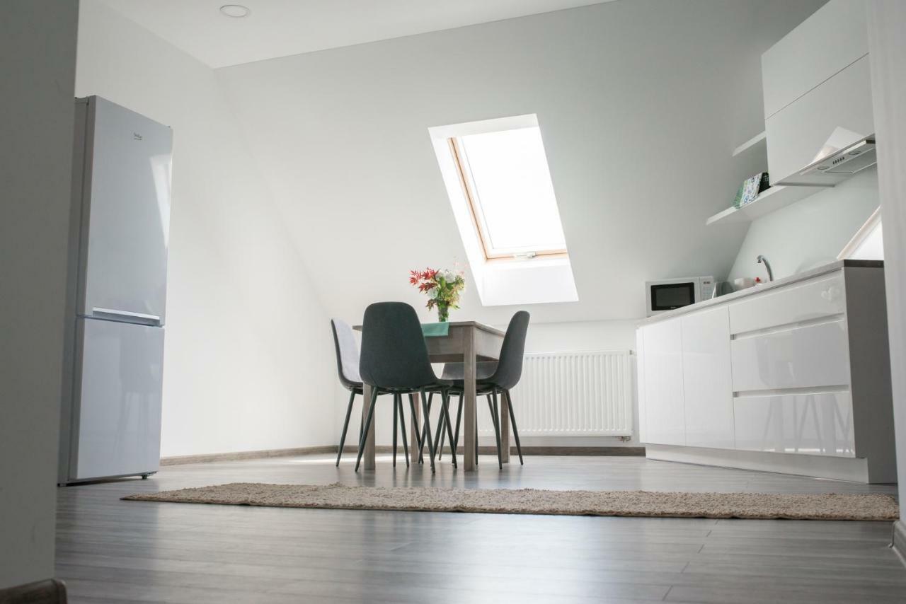 Stas -Przy Szkole Nr 3 W Skawie Skawa ภายนอก รูปภาพ