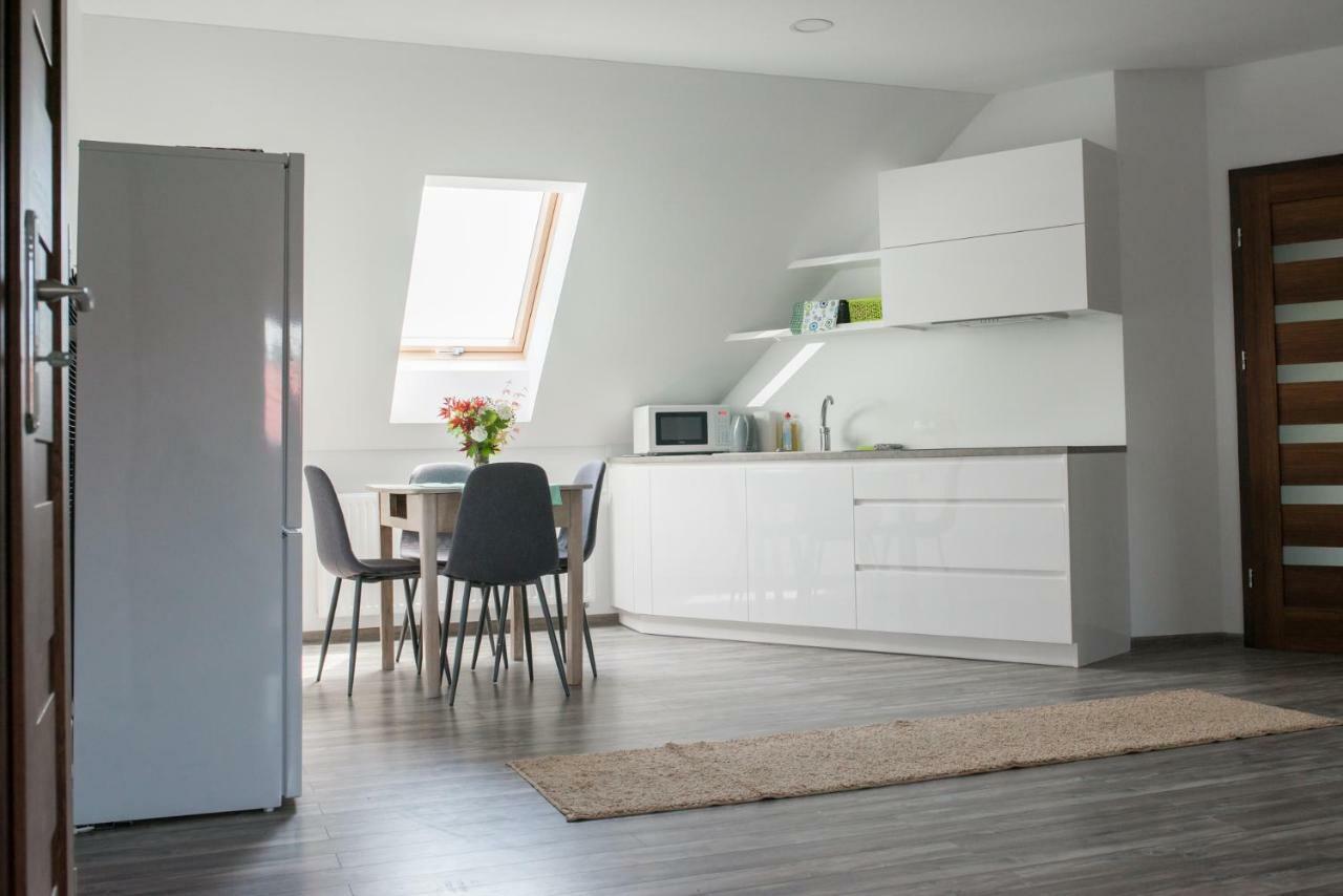 Stas -Przy Szkole Nr 3 W Skawie Skawa ภายนอก รูปภาพ